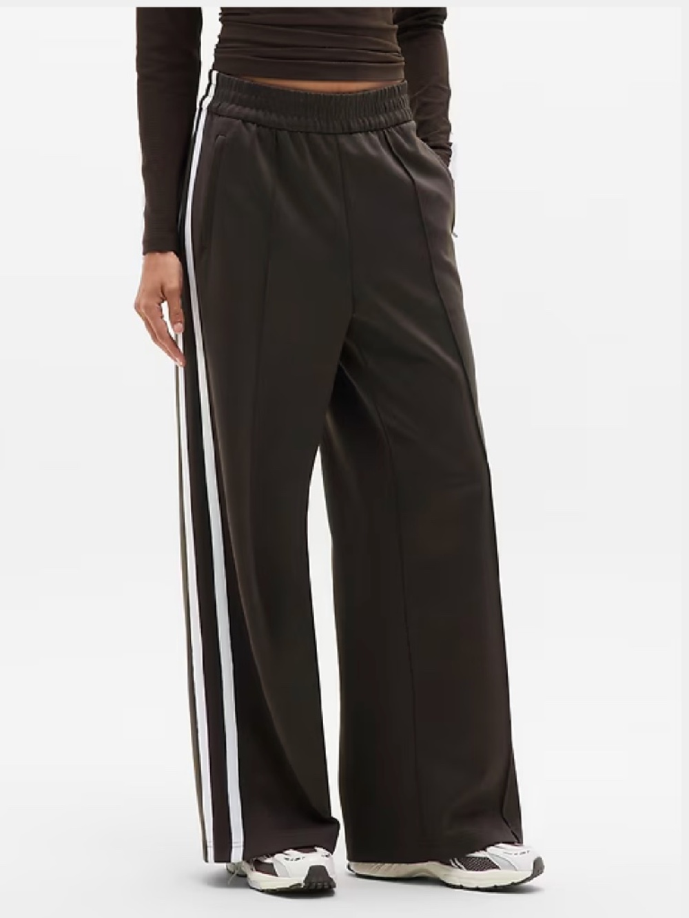 NWT Athlete Tempo Mid Rise Wide Leg Track Pant